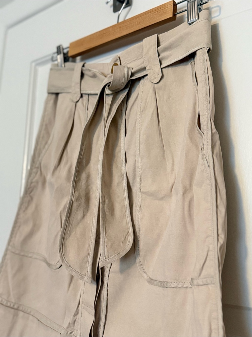 Elie Tahari Beige Cotton Blend Skirt with Tie Waist - Picture 2 of 7
